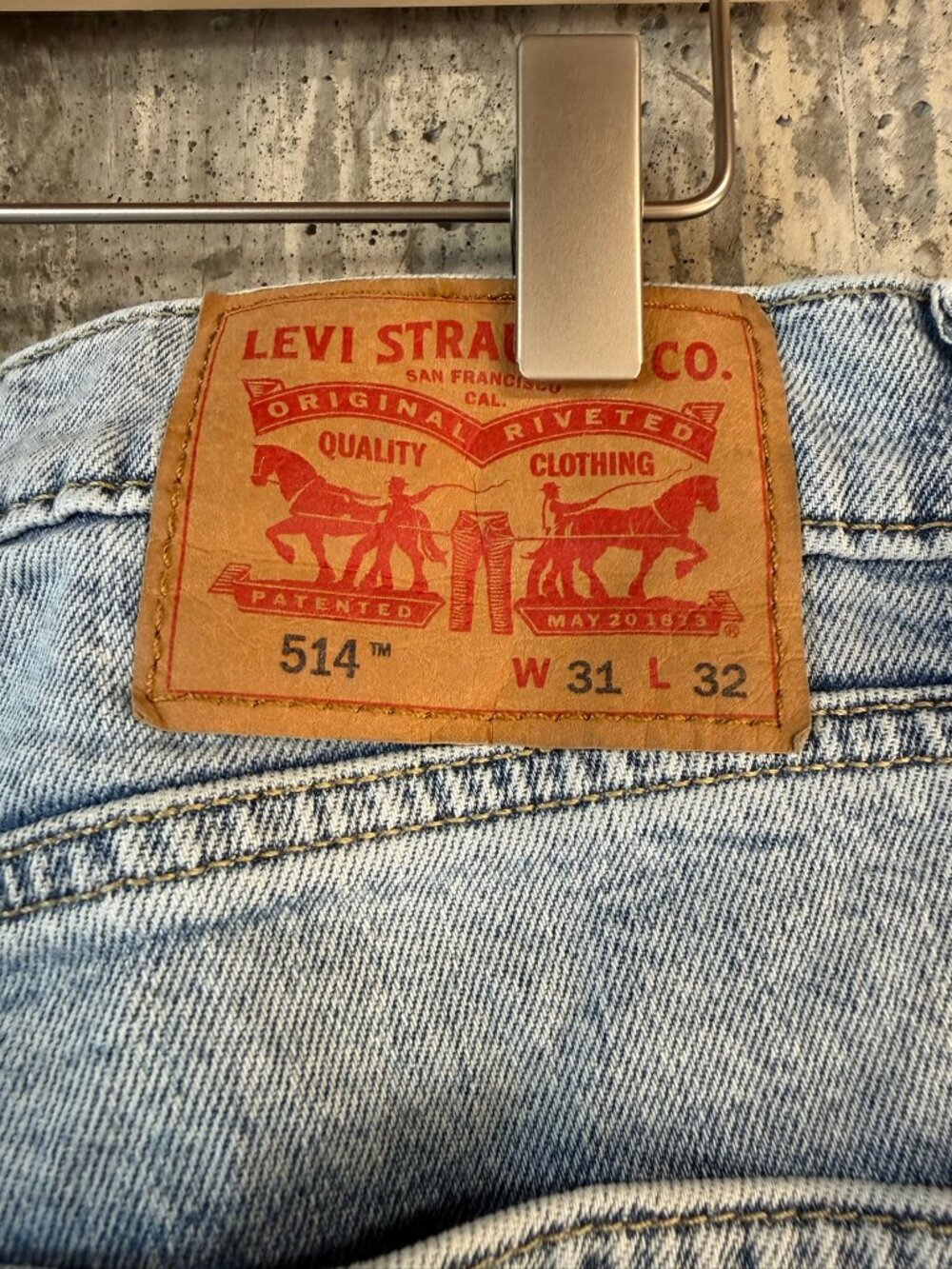 LEVI'S Men's 514 Straight Jeans Size 31X32 In Light Wash - Picture 6 of 9